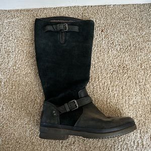 Ugg Boot: size 8